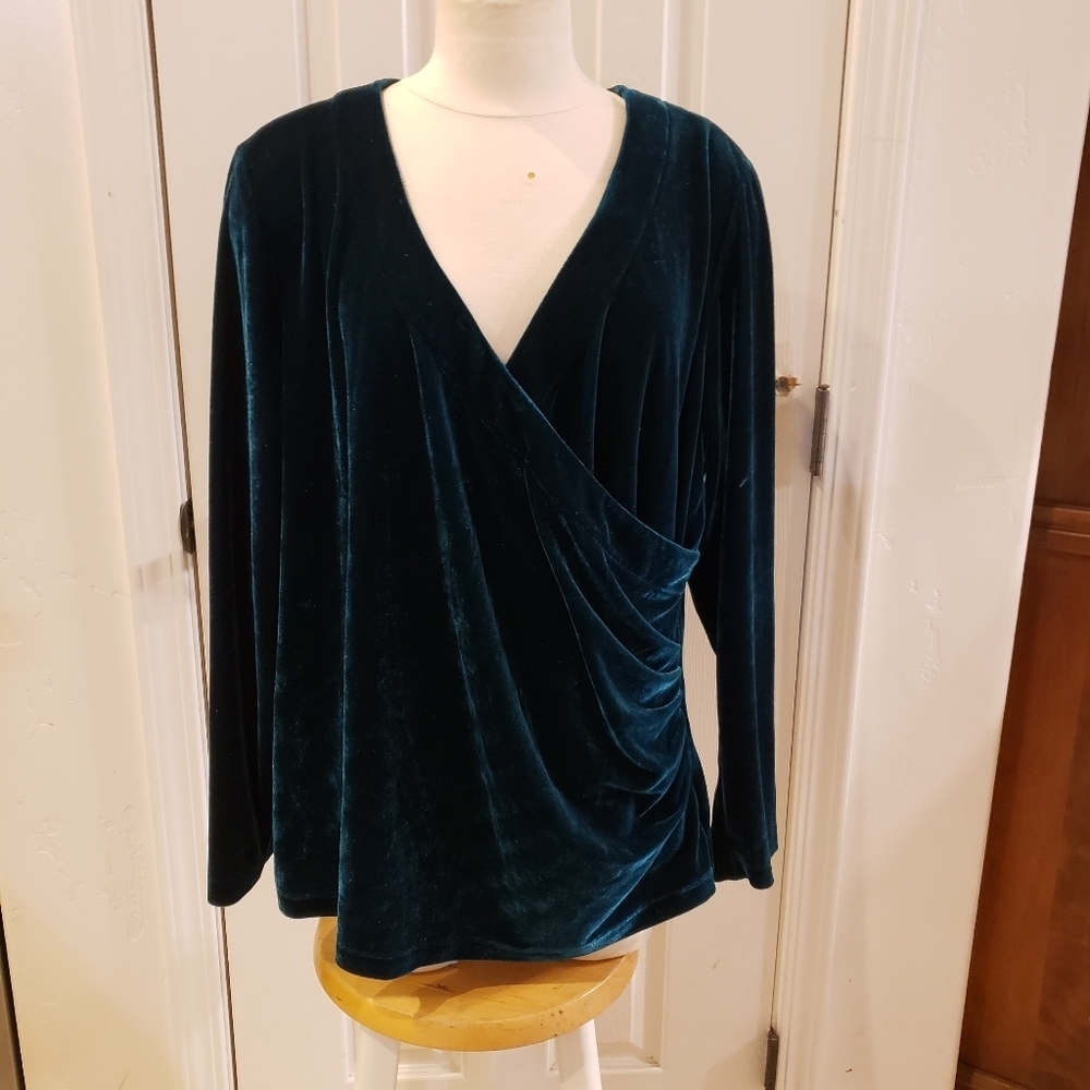 Soft Surroundings Green Shapely Velour Wrap Top 1X